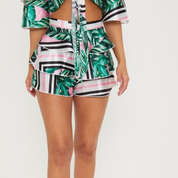 NWT PLT SET - FLORAL BARDOT CROP TOP SHORT PETITE - Picture 3 of 8